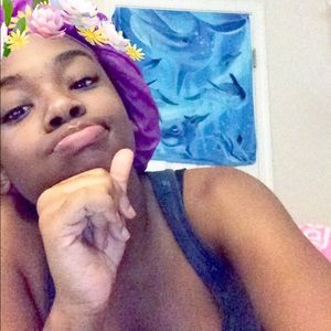 Meet your Posher, Courtney